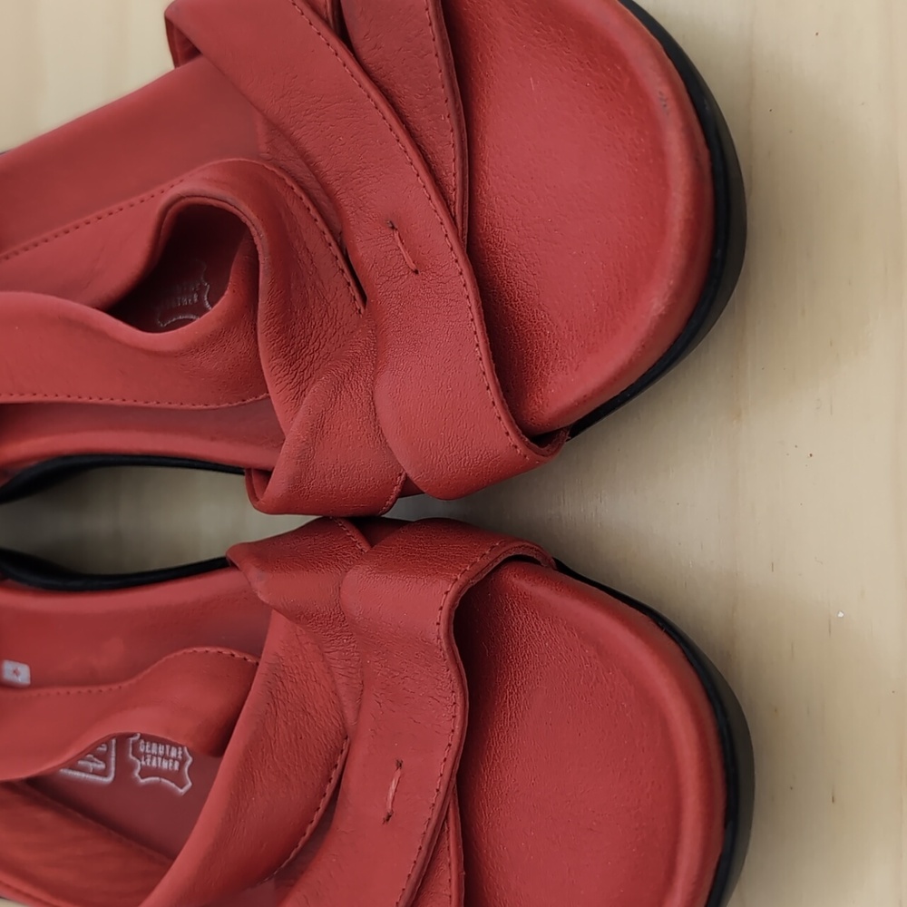 2/$50๐RED LEATHER SANDALS - Picture 13 of 13